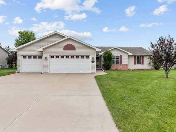 2306 Olde Country Cir, Kaukauna, WI 54130