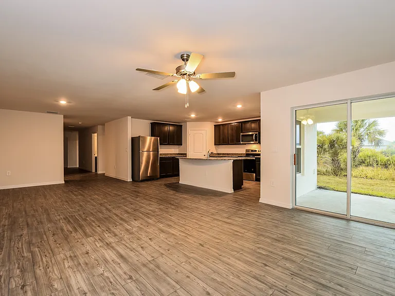 873 Youngreen Dr — Photo 4