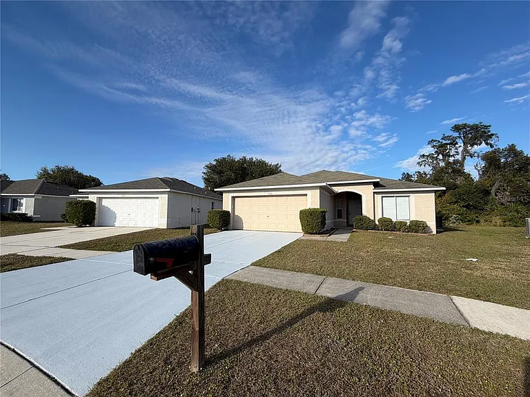 11701 Brenford Crest Dr — Photo 2