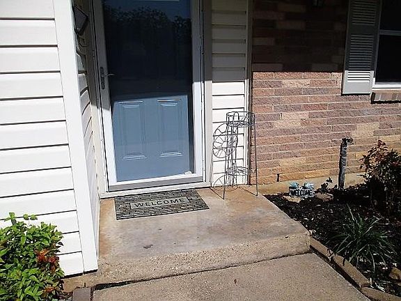 3rd image of 1212 Crane Dr
