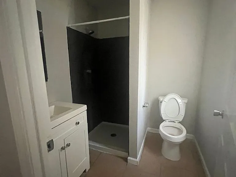 3576 Spottswood Ave — Photo 6