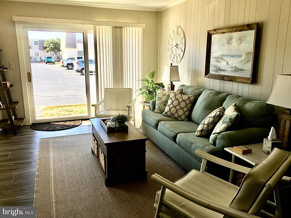 5th image of 408 Bayshore Dr #102