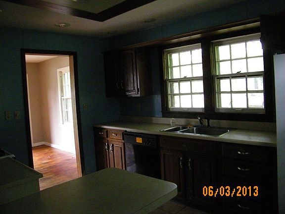 4th image of 905 N 22nd St