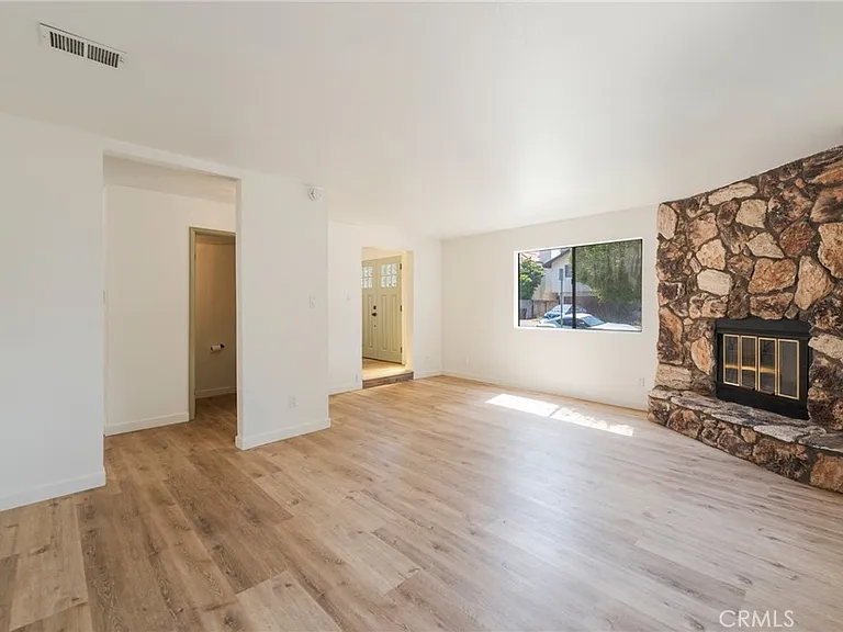 18324 Mansel Ave — Photo 9
