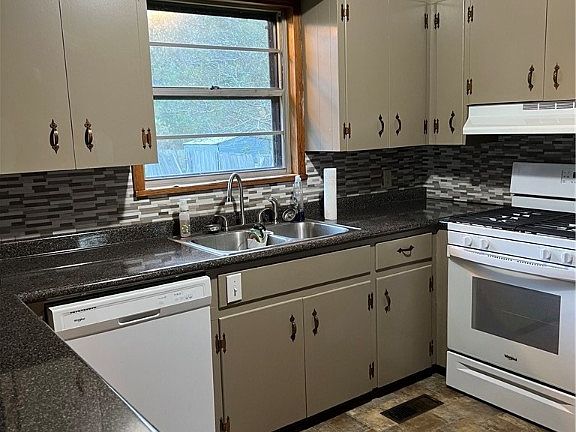 4th image of 152 E Bolling Ave