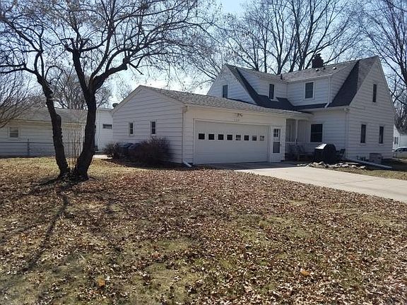 3rd image of 1126 Curtiss Ave