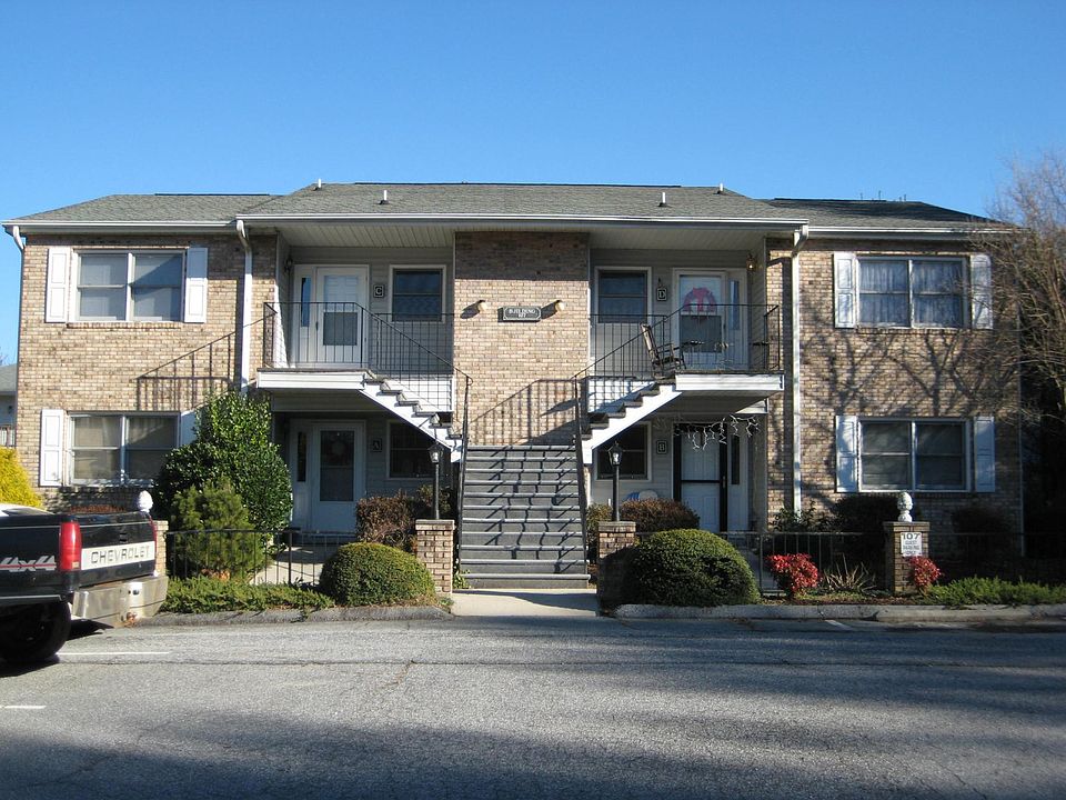 1st image of 104 Meadow Park Ln