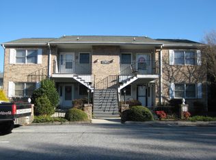 104 Meadow Park Ln, Hendersonville, NC 28792