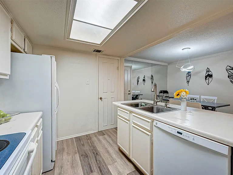 1908 Augusta Dr #7 — Photo 22