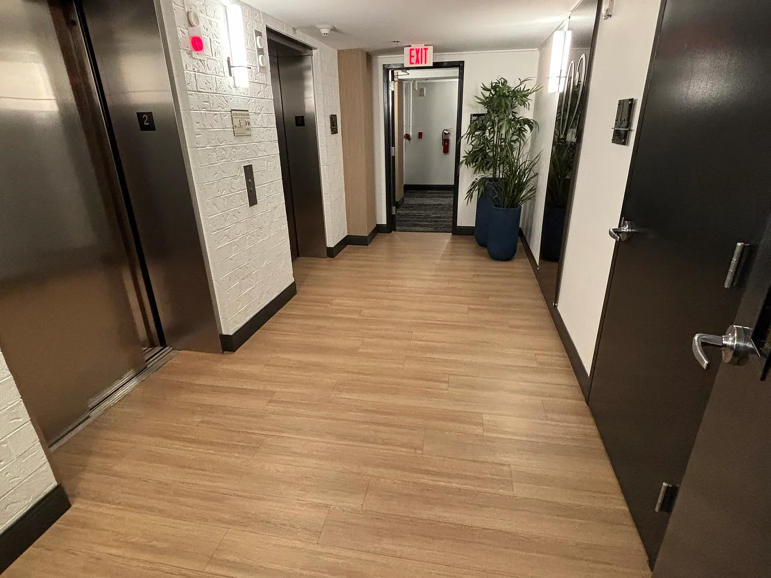 1 bed, 1200 sqft, $2,450 — Photo 3