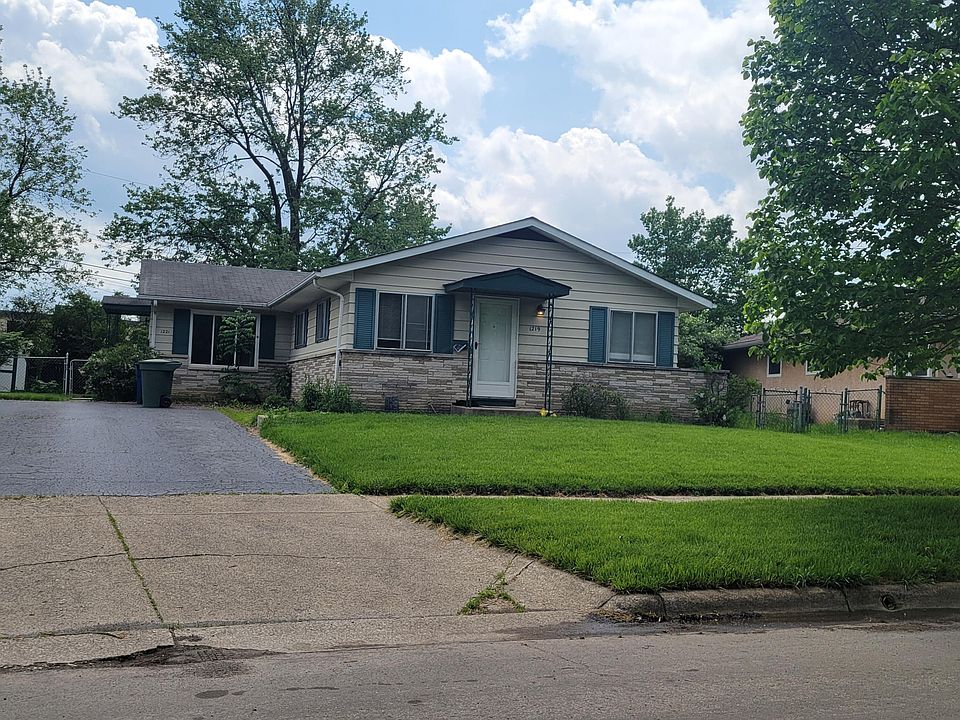 2nd image of 1219 Chesterton Ln