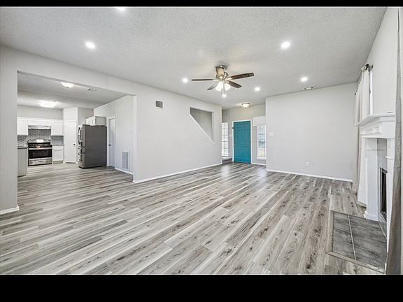 3rd image of 8030 Log Hollow Dr