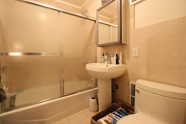 Rented by Luxor Homes & Investment Realty | media 50