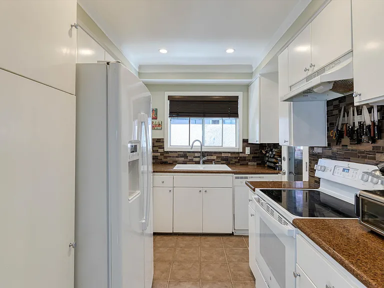 1734 N Fuller Ave #307A — Photo 10