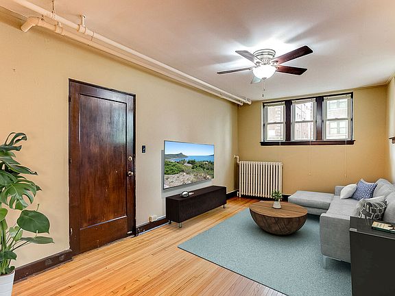 4th image of 2884 Irving Ave S #11579816