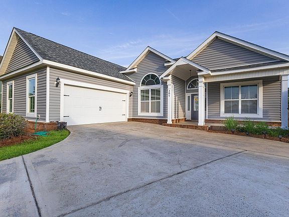 3rd image of 205 Courthouse Ln