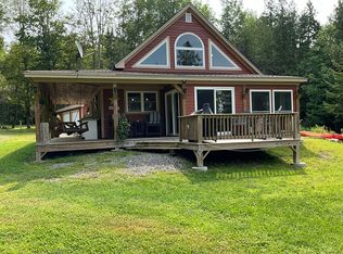 58 Hart St, Newport, ME 04953
