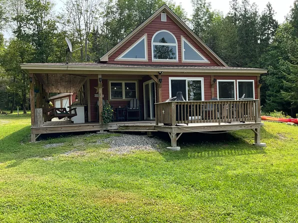 58 Hart Street, Newport, ME 04953