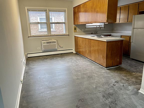 2nd image of 3109 S Harlem Ave APT 3A
