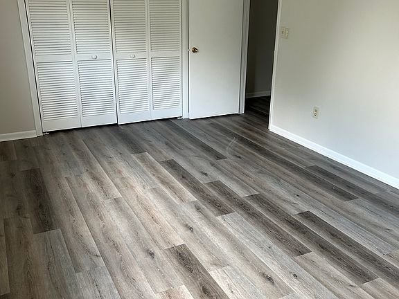 5th image of 124 Skyview Dr