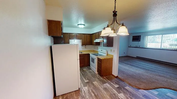 2 bed, 1.0 bath, $775 — Photo 2