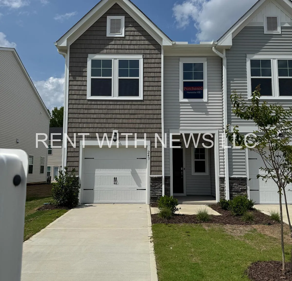 3 bed, 2.5 bath, 1581 sqft, $1,695 — Photo 2