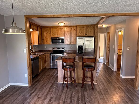 2nd image of 606 E Minnesota St