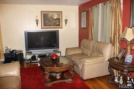5th image of 1144 E 213th St