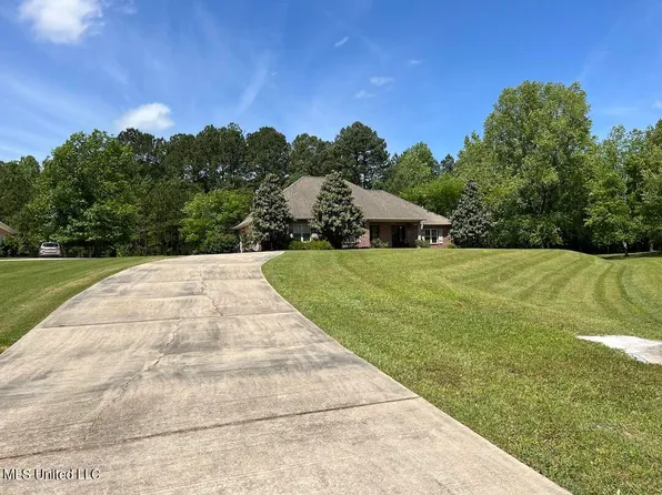 604 Ashwood St, Wiggins, MS 39577