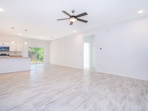 3rd image of 507 Mallard Ct
