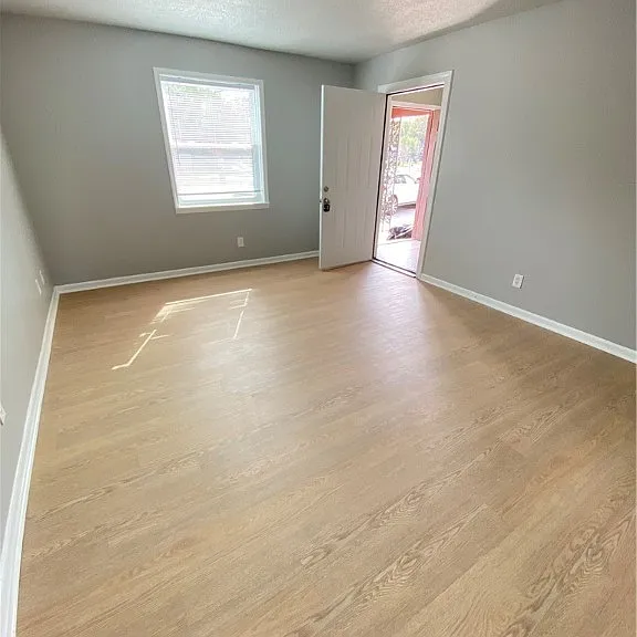 113 Woodhouse Ln #B — Photo 3