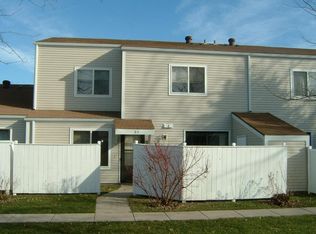 85 Parkview Cir, Grand Forks, ND 58201