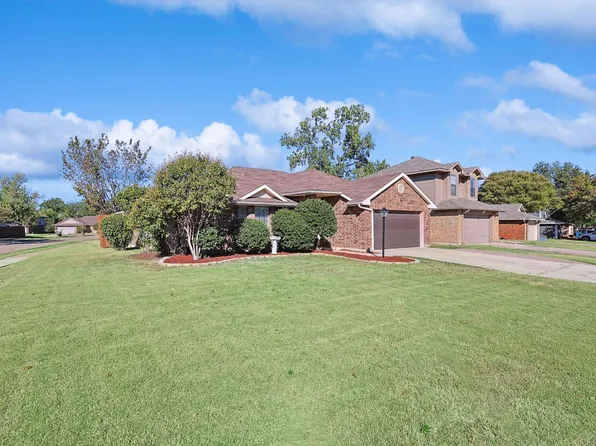1061 Colony St, Flower Mound, TX 75028
