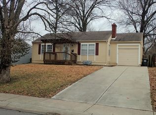 3907 W 67th St, Prairie Village, KS 66208