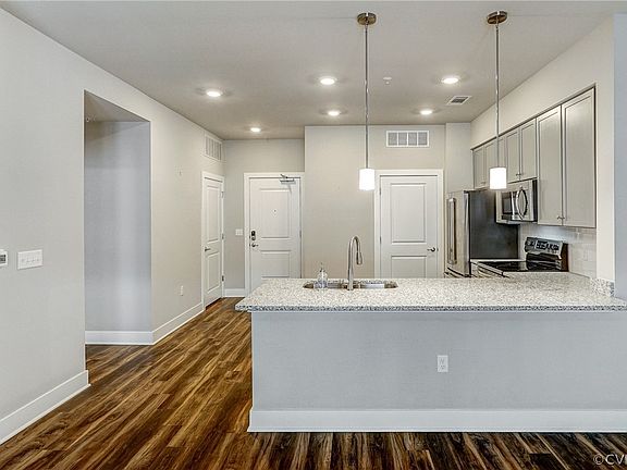 3rd image of 10520 Stoney Bluff Dr #308