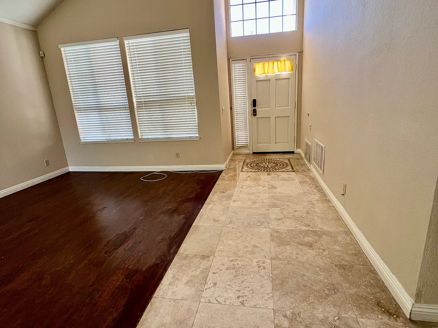 5 bed, 2197 sqft, $4,700 — Photo 3