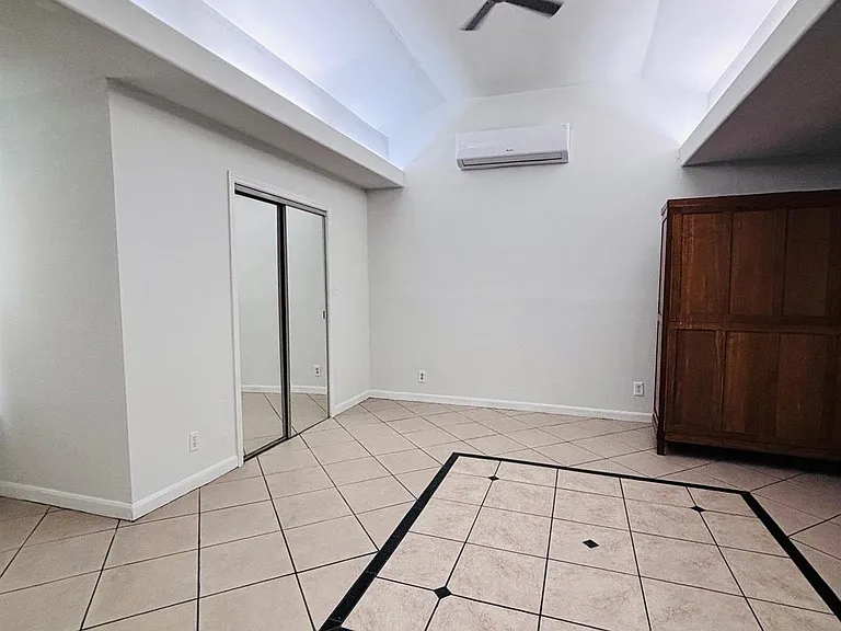 7618 Linden St — Photo 4