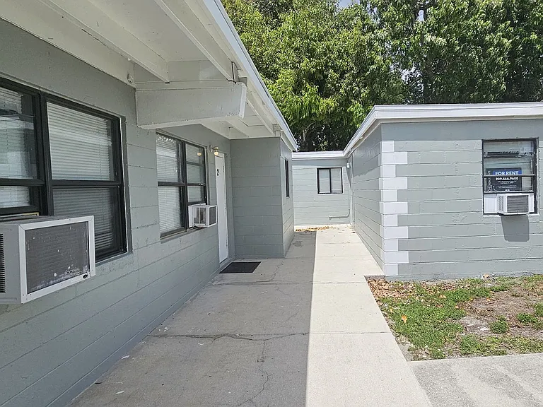 3041 2nd St — Photo 3