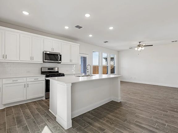 3rd image of 1013 Portina Dr