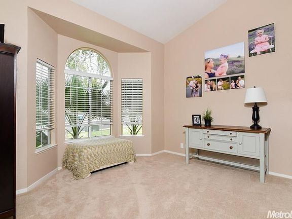 5th image of 609 Vernon Oaks Dr