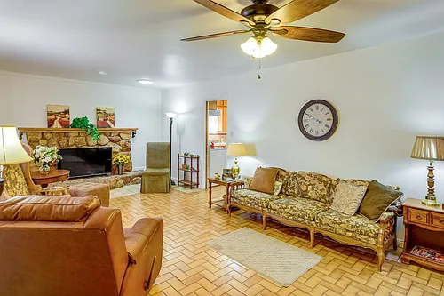 331 W Windsor Ave #ID1385717P Photo 1
