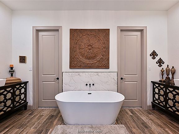 4th image of 1200 Maris Ln