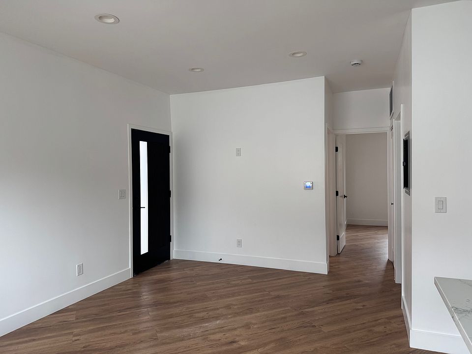 1st image of 1321 N Screenland Dr #A