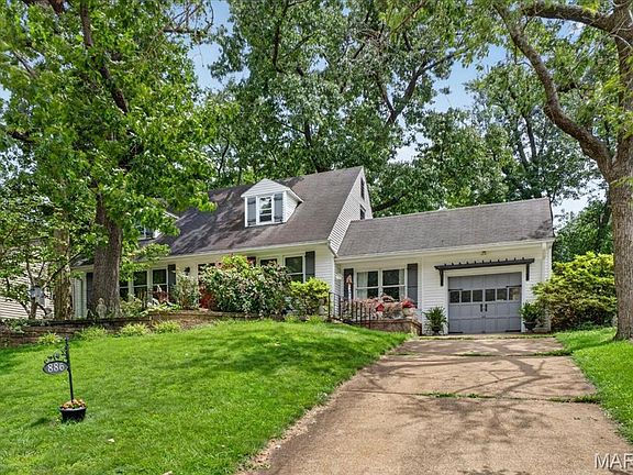 2nd image of 886 Woodbine Dr
