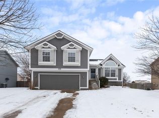 695 S Cedar St, Gardner, KS 66030