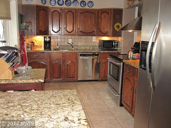 5th image of 7038 Bradley Cir