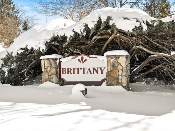 83 Tennyson Dr, Plainsboro, NJ 08536