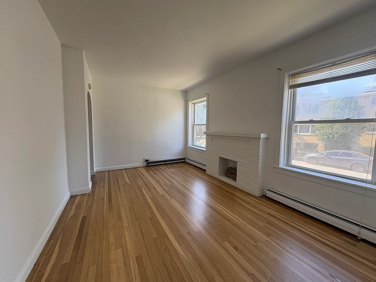 1 bed, 800 sqft, $1,150 — Photo 3