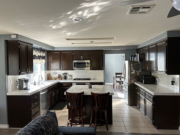 2nd image of 893 Day Lily Ct