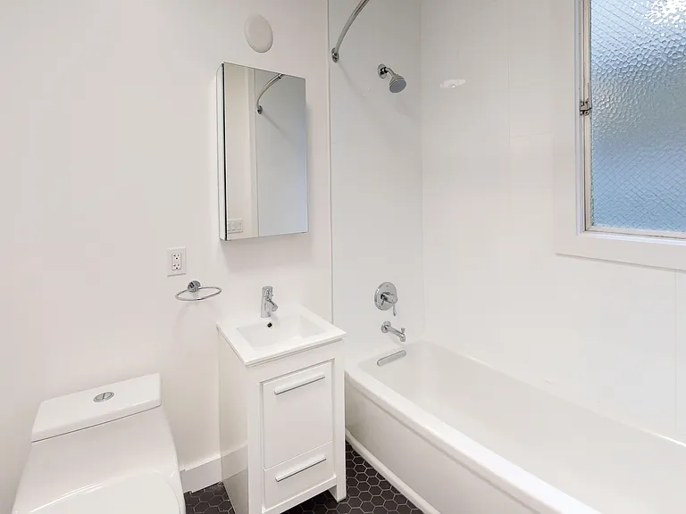 1472 Filbert Street — Photo 18